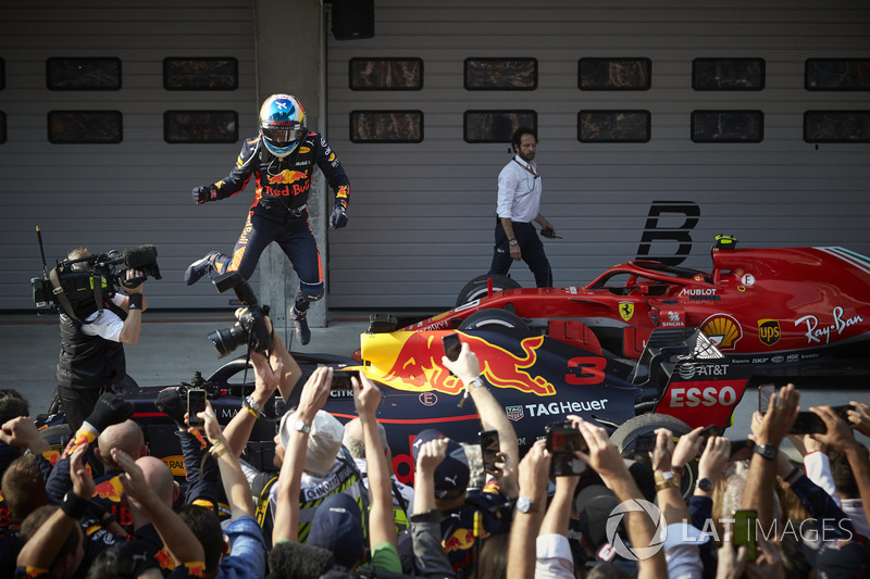 Race winner Daniel Ricciardo, Red Bull Racing