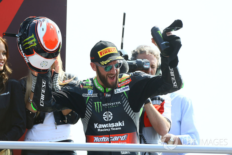 Podio: il vincitore della gara Tom Sykes, Kawasaki Racing