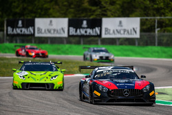 Mercedes-AMG GT3 №35 команды SMP Racing by AKKA ASP: Виталий Петров, Денис Булатов, Майкл Мидоус