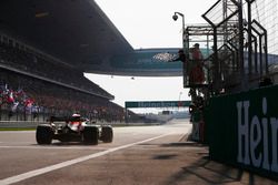 Daniel Ricciardo, Red Bull Racing RB14 Tag Heuer, aan de finish