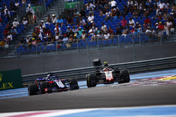 Kevin Magnussen, Haas F1 Team VF-18, Brendon Hartley, Toro Rosso STR13