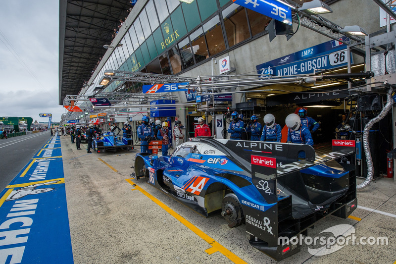 #36 Signatech Alpine Matmut Alpine A470: Nicolas Lapierre, Andre Negrao, Pierre Thiriet
