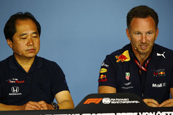 Yusuke Hasegawa, Honda, et Christian Horner, Team Principal, Red Bull Racing, lors de la conférence de presse
