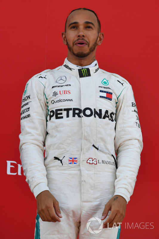 Hamilton tarolt a Mercedesszel Barcelonában - F1 2018