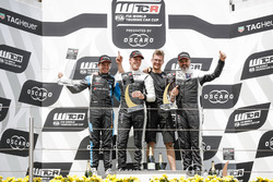 Podium: Race winner Thed Björk, YMR Hyundai i30 N TCR, second place Frédéric Vervisch, Audi Sport Team Comtoyou Audi RS 3 LMS, third place Yvan Muller, YMR Hyundai i30 N TCR