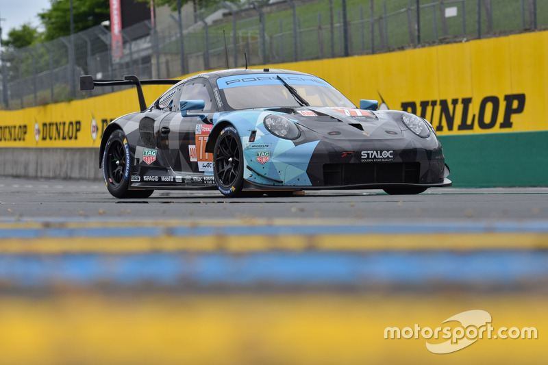 #77 Proton Competition Porsche 911 RSR