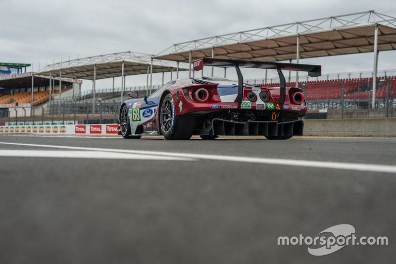 #68 Ford Chip Ganassi Racing Ford GT