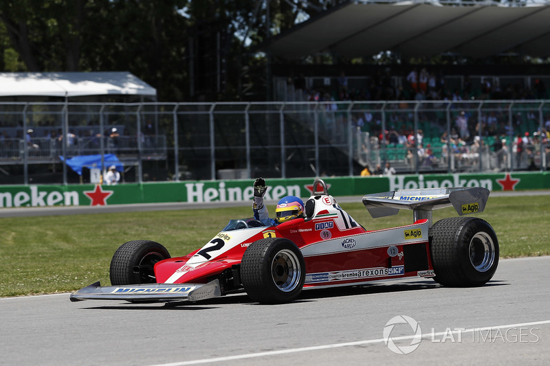 Jacques Villeneuve pilote la voiture de son père Gilles Villeneuve, 1978 Ferrari 312T