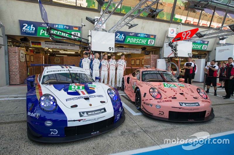 #92 Porsche GT Team Porsche 911 RSR et #91 Porsche GT Team Porsche 911 RSR avec des livrées spéciales