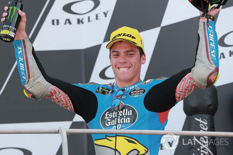 Sur le podium : le troisième, Joan Mir, Marc VDS Moto2