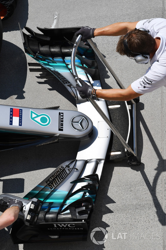 Mercedes-AMG F1 W09 burun ve ön kanat