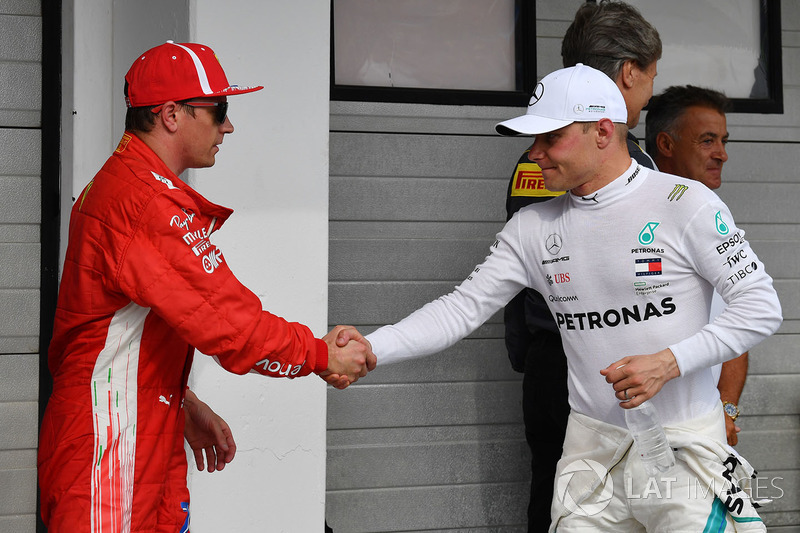 Pole sitter Lewis Hamilton, Mercedes AMG F1, second place Valtteri Bottas, Mercedes AMG F1