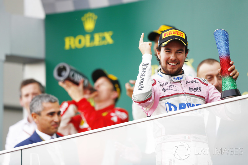 Podio: tercer lugar, Sergio Perez, Force India, celebra