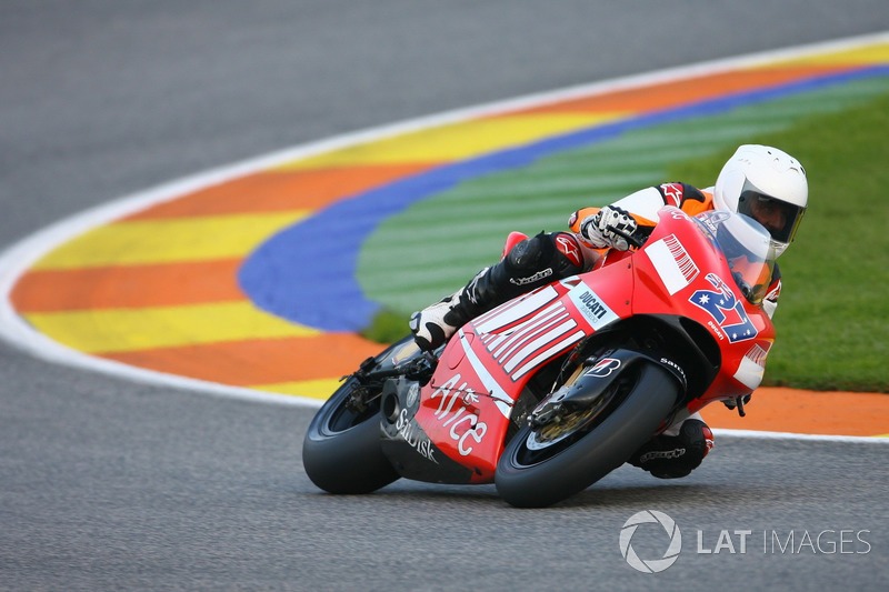 Michael Schumacher auf der MotoGP-Ducati von Casey Stoner