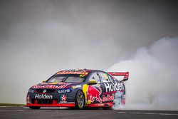 Race winner Shane van Gisbergen, Triple Eight Race Engineering Holden