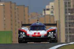 #2 Porsche Team Porsche 919 Hybrid: Timo Bernhard, Earl Bamber, Brendon Hartley