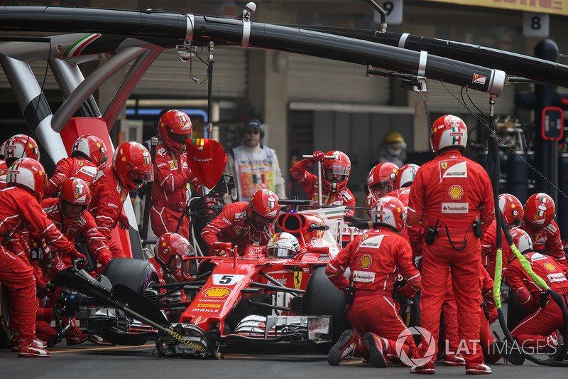 Sebastian Vettel, Ferrari SF70H makes a pitstop