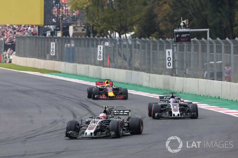 Kevin Magnussen, Haas F1 Team VF-17, Romain Grosjean, Haas F1 Team VF-17, Daniel Ricciardo, Red Bull Racing RB13