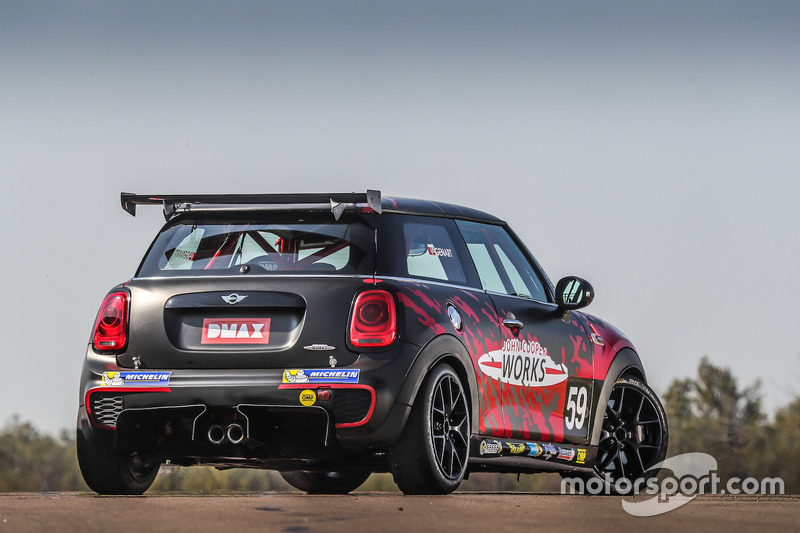 MINI John Cooper Works Challenge Lite