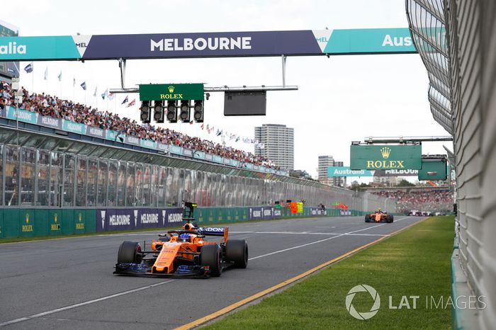 Fernando Alonso, McLaren MCL33 Renault, Stoffel Vandoorne, McLaren MCL33 Renault