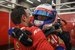 Les polemen en LMGTE Pro Sam Bird, Davide Rigon, AF Corse