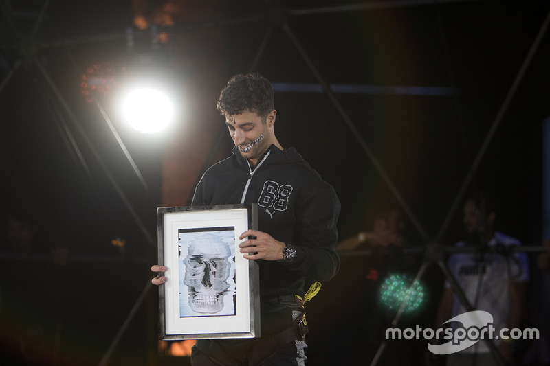Ріккардо, Red Bull Racing, з черепом Офрендомо