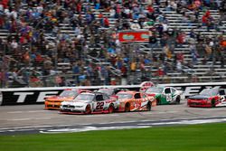 Brad Keselowski, Team Penske Ford, Daniel Suarez, Joe Gibbs Racing Toyota