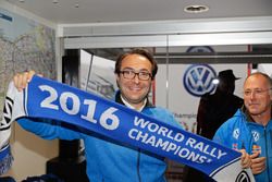 Sven Smeets, Direttore Volkswagen Motorsport festeggia