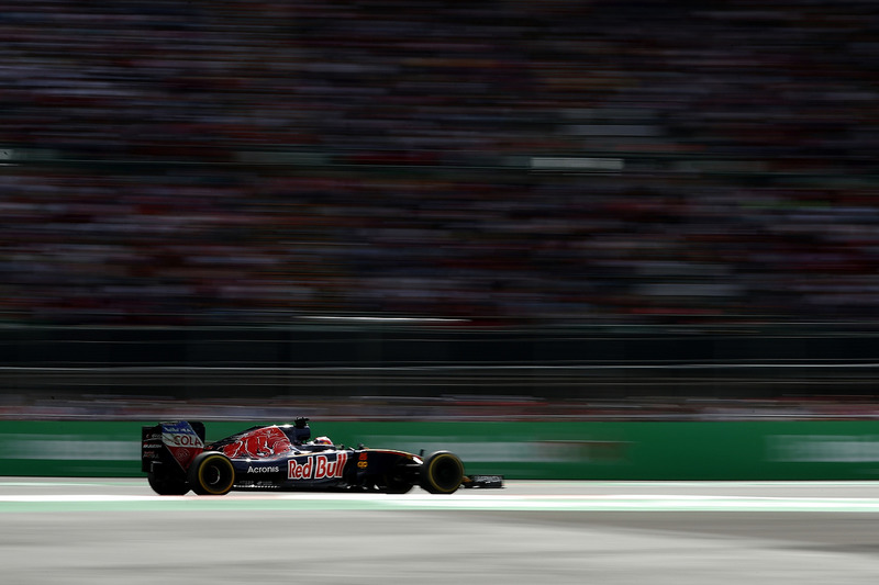 2016 год. За рулем болида Toro Rosso STR11 по ходу гонки