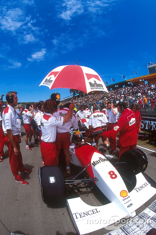 Ayrton Senna, McLaren en la parrilla