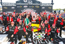 Sieger Carl Edwards, Joe Gibbs Racing, Toyota