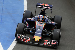 Carlos Sainz Jr., Scuderia Toro Rosso STR11