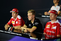 The FIA Press Conference (L to R): Sebastian Vettel, Ferrari with Kevin Magnussen, Renault Sport F1