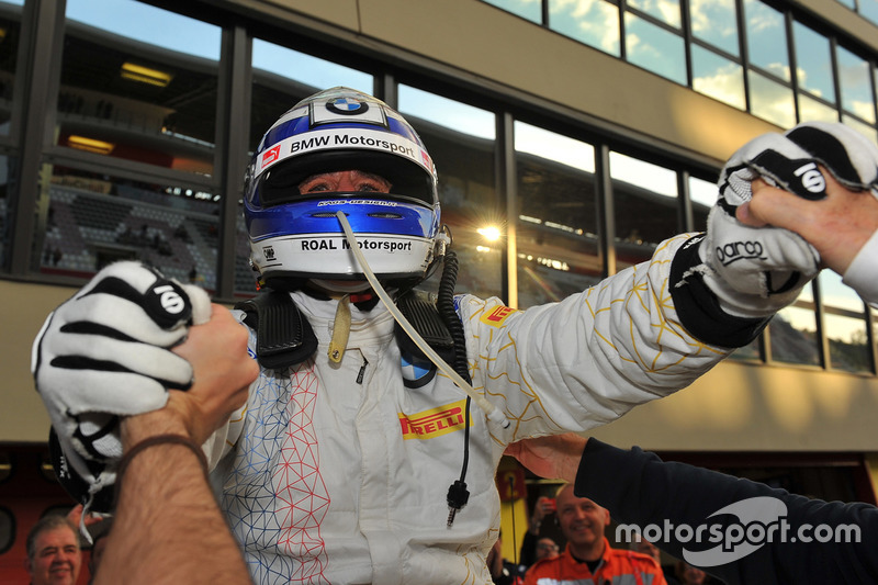 Race winner #50 BMW Team Italia BMW M6 GT3: Alex Zanardi