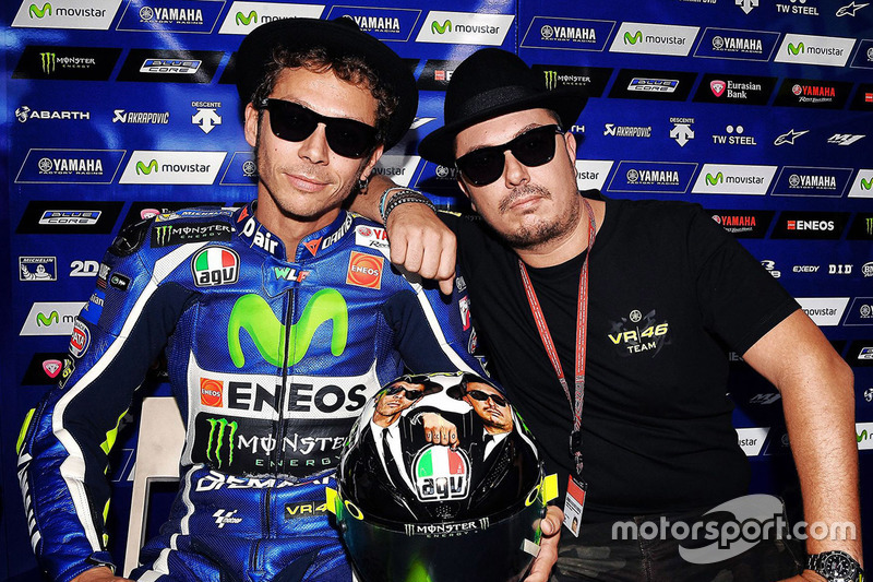 Valentino Rossi, Yamaha Factory Racing with Alessio Salucci and his Blues Brothers helmet