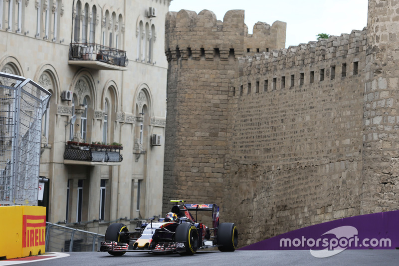 Carlos Sainz Jr., Scuderia Toro Rosso STR11