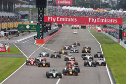 Nico Rosberg (GER) Mercedes AMG F1 W07 Hybrid leads at the start of the race