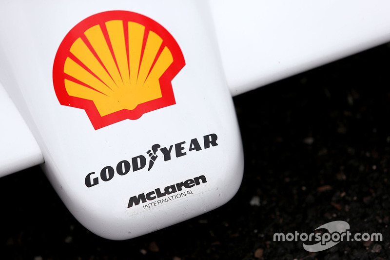 Stoffel Vandoorne,tercer piloto, McLaren F1 Team conduce el 1989 McLaren MP4/5 de Alain Prost