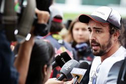 Fernando Alonso, McLaren con los medios