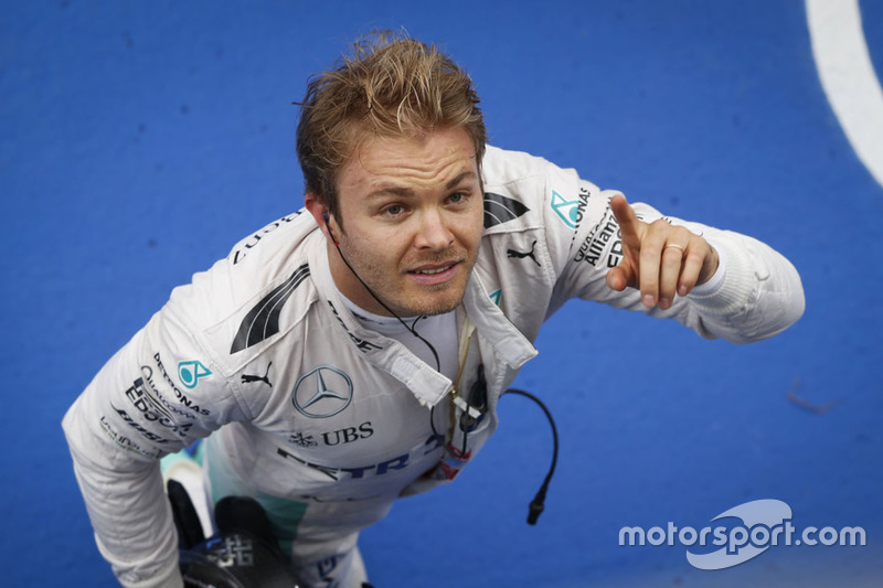 Podium: race winner Nico Rosberg, Mercedes AMG F1