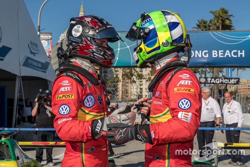 El ganador Lucas di Grassi, de Schaeffler de ABT Audi Sport, con su compañero de equipo en tercer lugar, Daniel Abt