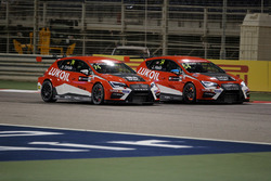 Pepe Oriola, SEAT Leon, Team Craft-Bamboo LUKOIL et James Nash, Seat Leon Team Craft-Bamboo LUKOIL