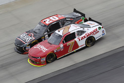 Erik Jones, Joe Gibbs Racing Toyota, und Justin Allgaier, JR Motorsports Chevrolet