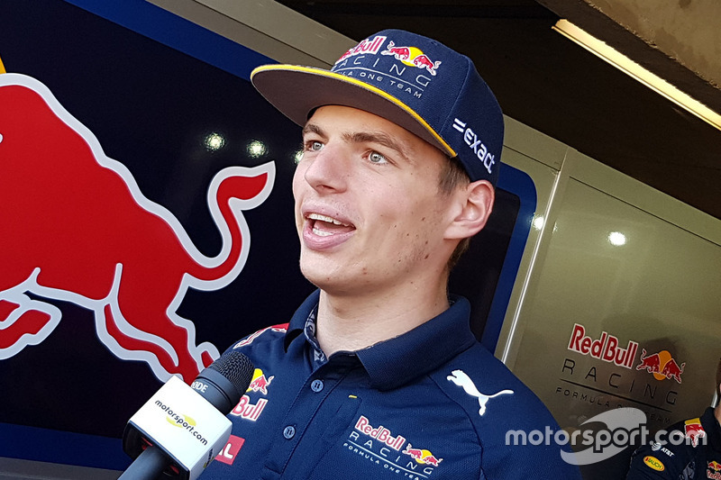 Max Verstappen, Red Bull Racing spreekt met Motorsport.com