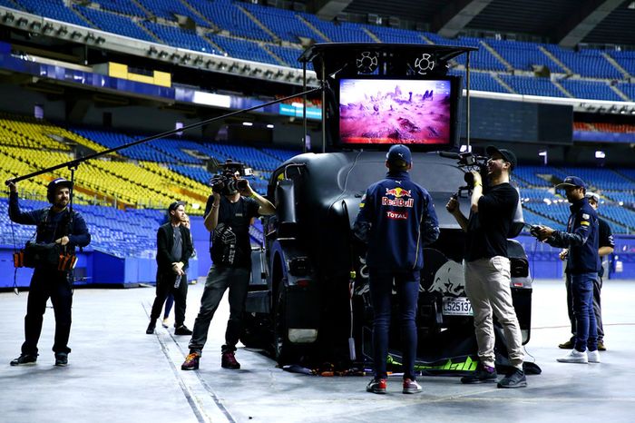 Max Verstappen, Red Bull Racing carrera de drone