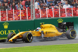 Jolyon Palmer, Renault Sport F1 Team, blokkeert tijdens het remmen
