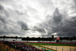 Wolken over het circuit, sfeerbeeld