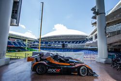 Coche Radical que participará en la carrera de campeones de 2017 en Miami en el Marlins Park