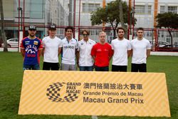 All former Macau race winners, Laurens Vanthoor, Craft Bamboo Racing, Porsche 911 GT3R, Maro Engel, 