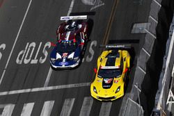 #3 Corvette Racing Chevrolet Corvette C7.R, GTLM: Antonio Garcia, Jan Magnussen, #67 Chip Ganassi Racing Ford GT, GTLM: Ryan Briscoe, Richard Westbrook